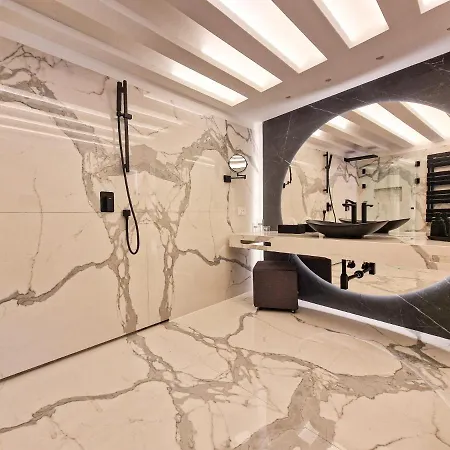 Domus Apartment