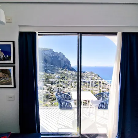 Domus Lägenhet Capri